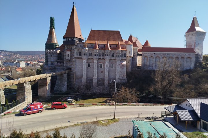 Timisoara Dream Tours Trip to Hunedoara Castle and to Sibiu