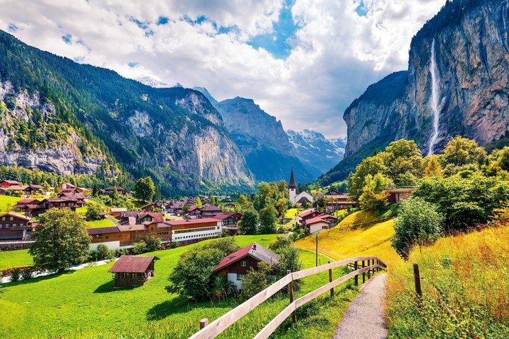 Trip from Montreux to Interlaken, Lauterbrunnen and Grindelwald