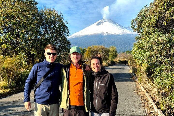 Hiking in Iztaccihuatl Volcano