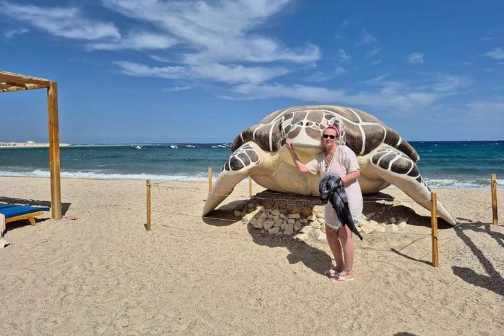Abu Dabbab Full Day Snorkeling with Turtles & Dugong – Hurghada