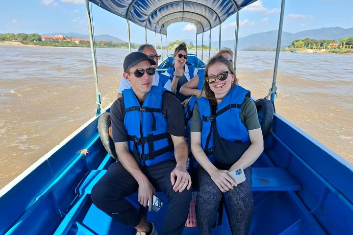 Full Day Group Tour in Chiang Rai