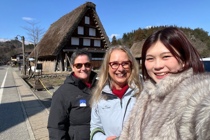 World Heritage Shirakawa-go Perfect Guided Tour from Kanazawa