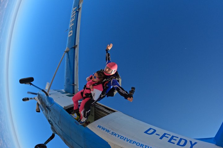 Premium Skydiving Portugal 15,000ft Freefall near Lisbon