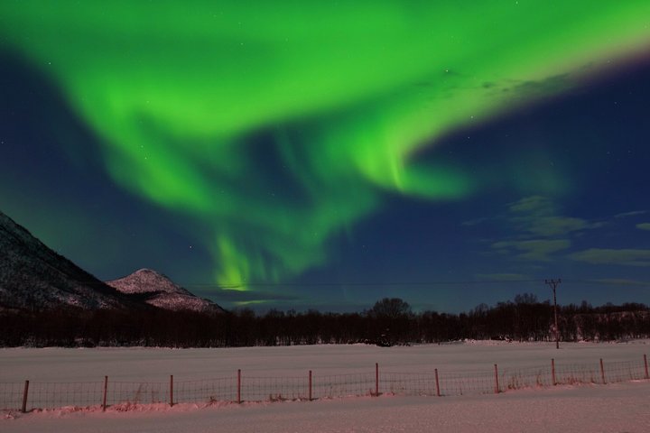 Private Shore Tour: Northern Lights Chase by Snowcat