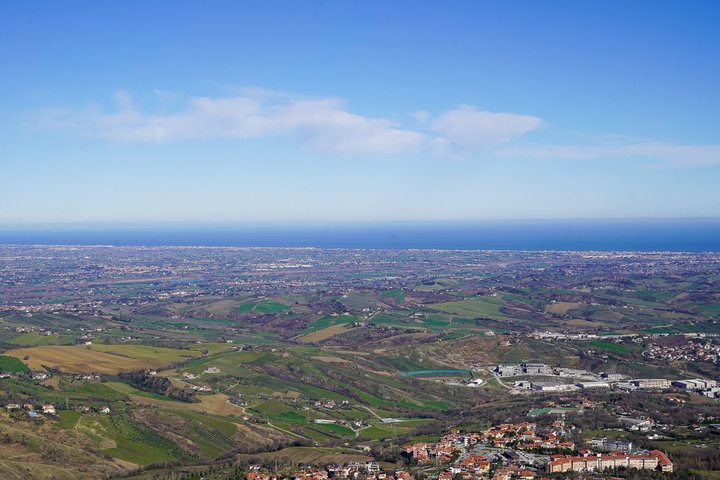 San Marino Small Group Guided Tour with Pass 7 attractions