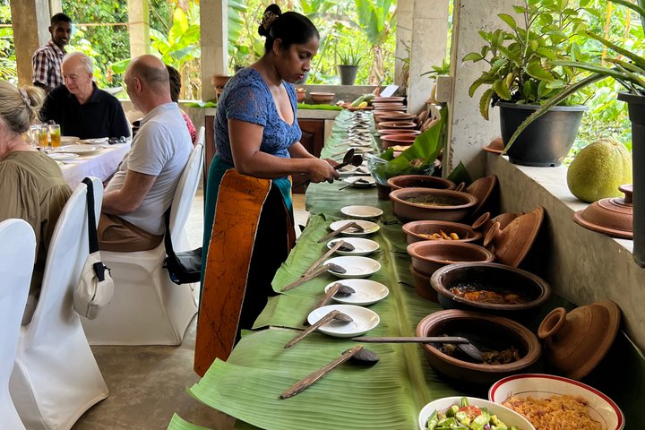 Tea Plantation Tour Village Experience & Cooking Class and Lunch