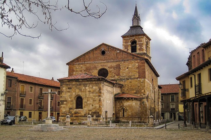 Guided Cultural Tour of the Historic Center of León