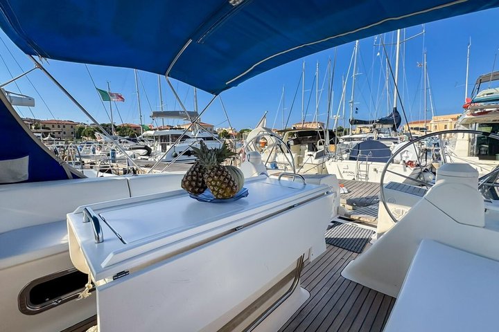 La Maddalena Archipelago Tour by Sailboat from Cannigione