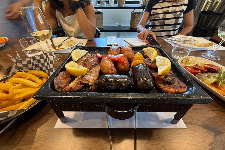 Wine Tour, Paired Lunch and Olive Oil Tasting from Mendoza