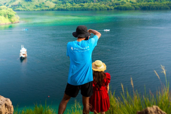 Komodo Island Speedboat Tour Padar Pink Beach with Snorkeling