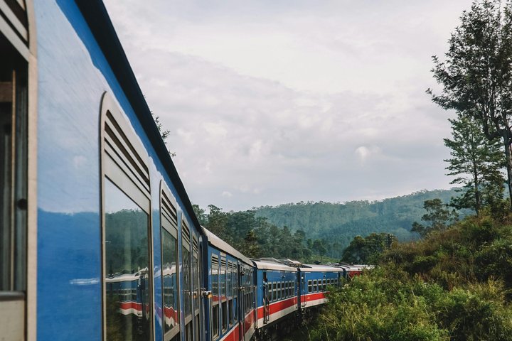 From Kandy: Odyssey First Class Scenic Train Ticket to Ella