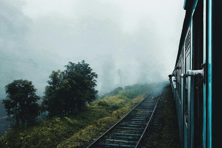 From Kandy: Odyssey First Class Scenic Train Ticket to Ella