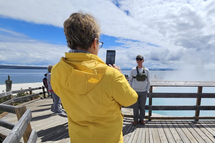 Lower Loop Van Tour from West Yellowstone: Grand Prismatic and Old Faithful