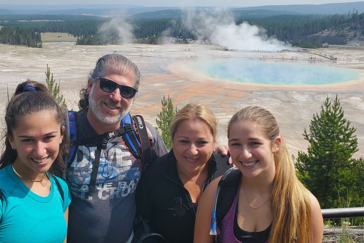 Lower Loop Van Tour from West Yellowstone: Grand Prismatic and Old Faithful