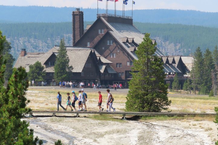 Lower Loop Van Tour from West Yellowstone: Grand Prismatic and Old Faithful