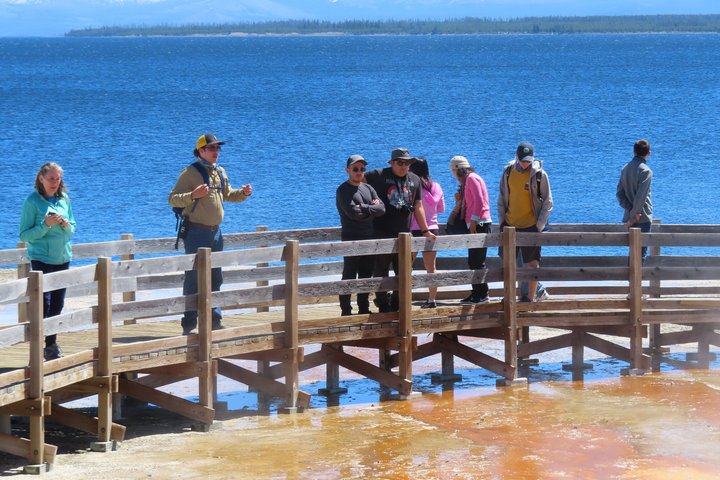 Lower Loop Van Tour from West Yellowstone: Grand Prismatic and Old Faithful
