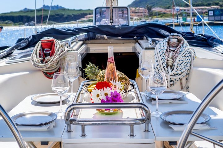 La Maddalena Archipelago Tour by Sailboat from Cannigione