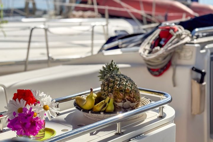 La Maddalena Archipelago Tour by Sailboat from Cannigione