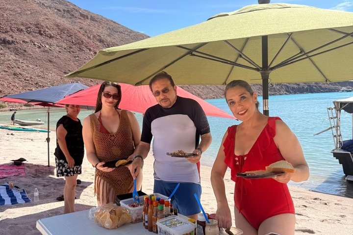 Isla Espiritu Santo and Balandra All Inclusive Tour