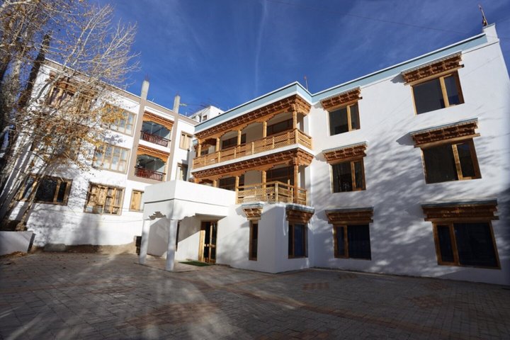 6 Days Private Ladakh Tour Nubra Pangong and Khardung La Pass