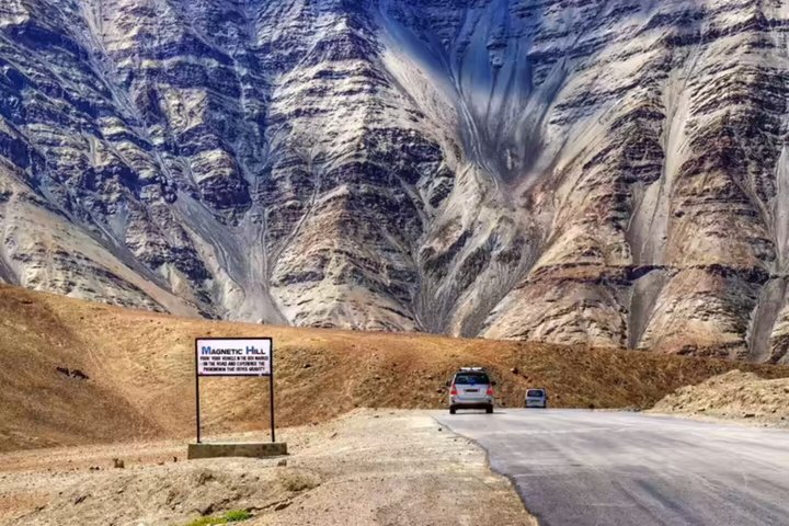 6 Days Private Ladakh Tour Nubra Pangong and Khardung La Pass