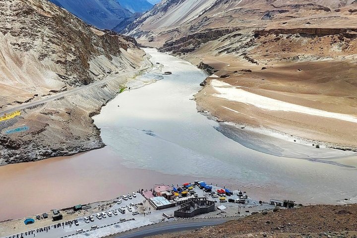 6 Days Private Ladakh Tour Nubra Pangong and Khardung La Pass