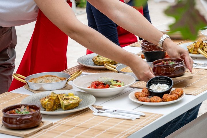 Paros: Cooking Class with Greek Meal & Wine