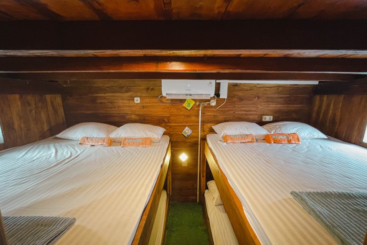 2 Day Komodo Island Sailing Adventure with Snorkeling & Dragons