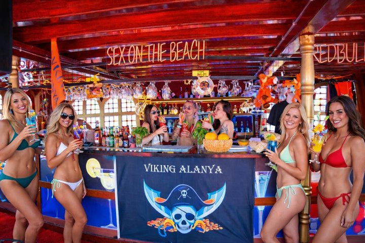 Alanya Boat Trip : Pirate Boat Tour with Foam Party-All inclusive
