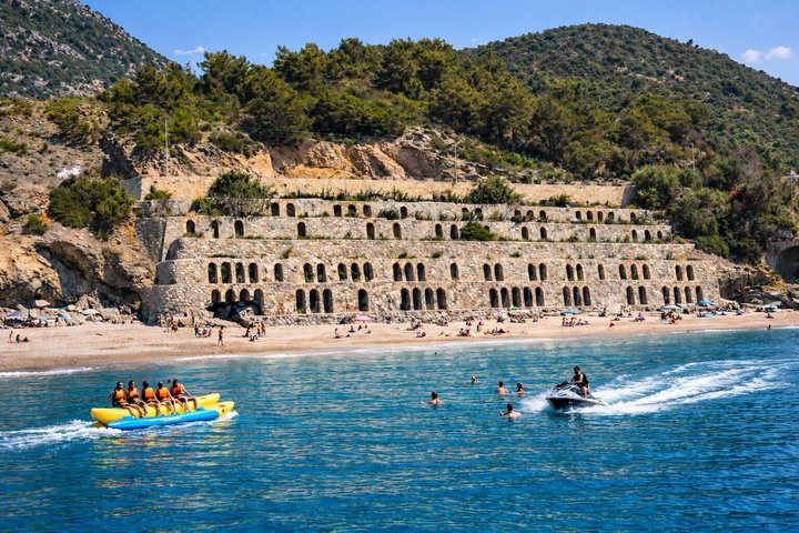 Alanya Boat Trip : Pirate Boat Tour with Foam Party-All inclusive