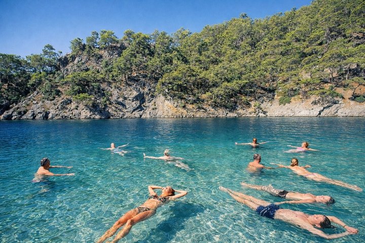 Alanya Boat Trip : Pirate Boat Tour with Foam Party-All inclusive
