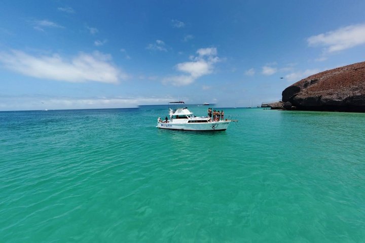 BOAT to Espiritu Santo Island and Balandra