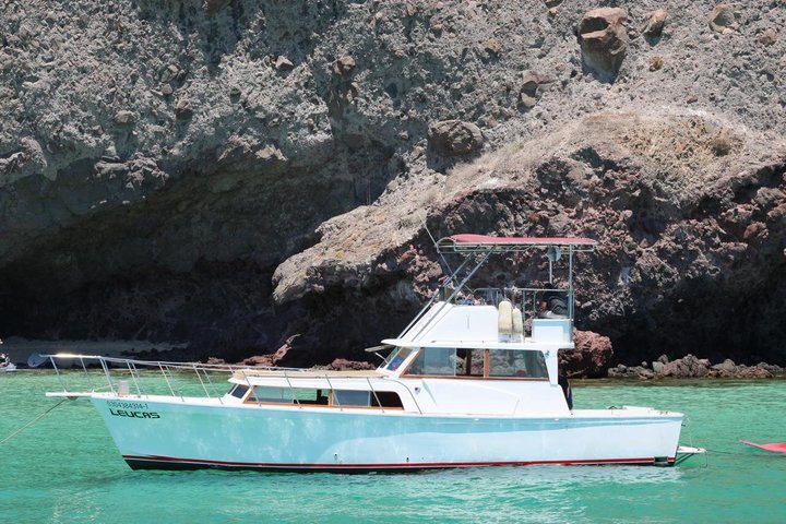 BOAT to Espiritu Santo Island and Balandra