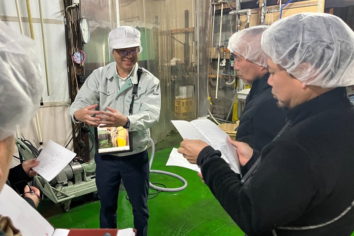 Traditional Sake Brewery Tour with Tasting & Gift[Local Boutique]