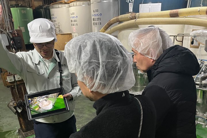 Traditional Sake Brewery Tour with Tasting & Gift[Local Boutique]