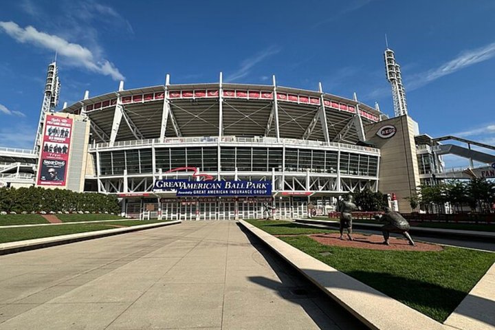 Cincinnati Reds Baseball Game at Great American Ballpark