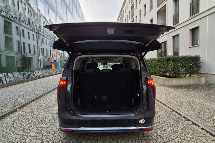 Private Transfer from Vaduz to Zurich Airport