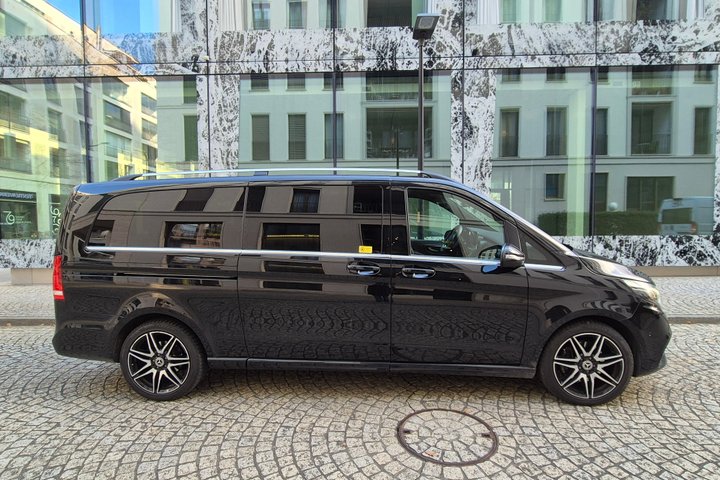 Private Transfer from Vaduz to Zurich Airport