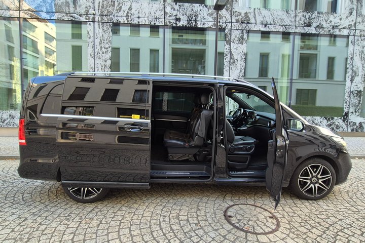 Private Transfer from Vaduz to Zurich Airport
