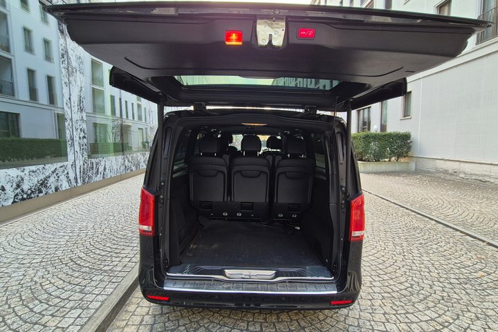 Private Transfer from Vaduz to Zurich Airport