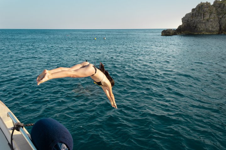 From Salerno: Small Group Amalfi Coast boat tour with stops in Positano & Amalfi