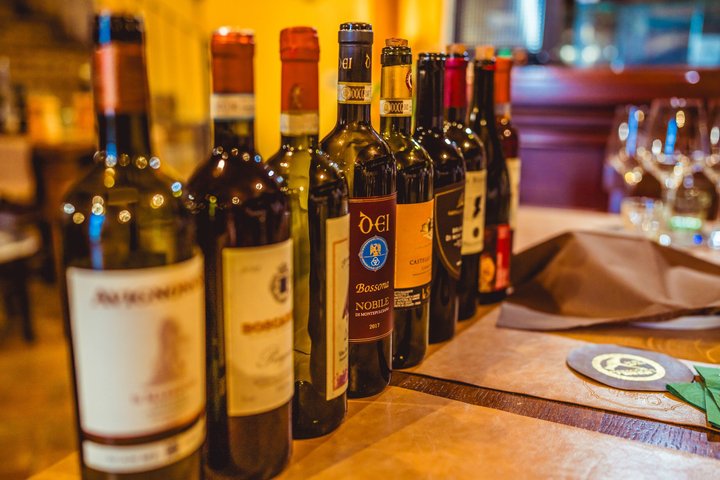 Tuscan Wine Tasting with Professional Sommelier in Montepulciano