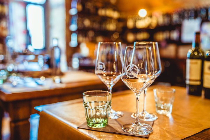 Tuscan Wine Tasting with Professional Sommelier in Montepulciano
