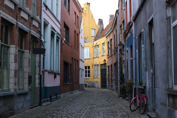 Bruges and Ghent by small group train with boat ride
