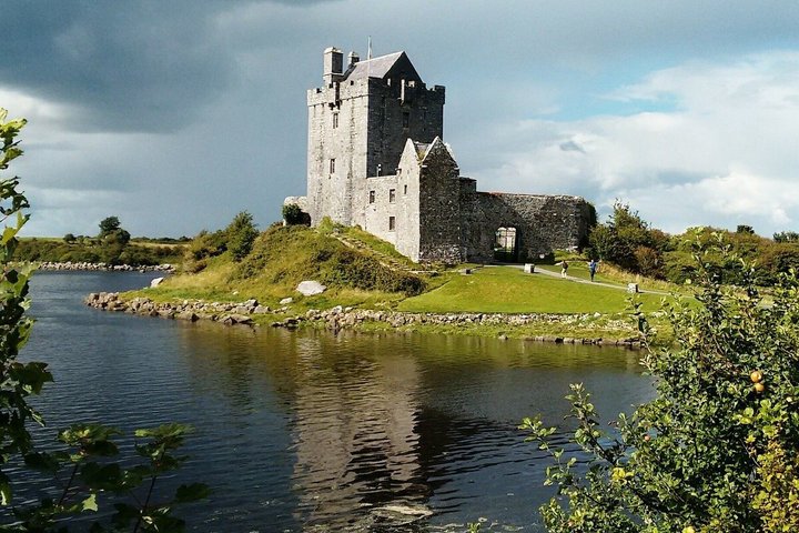 Luxury Cliffs of Moher and Burren Private Tour from Galway