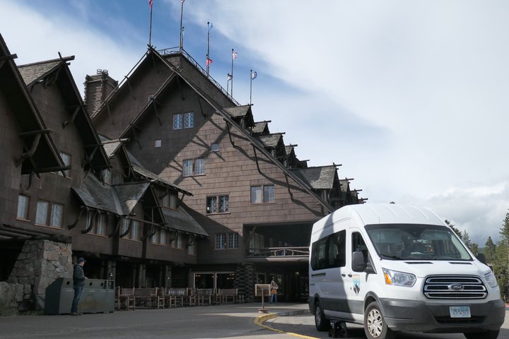 Lower Loop Van Tour from West Yellowstone: Grand Prismatic and Old Faithful