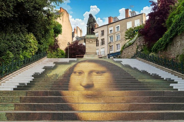 Hello Blois: Private 2-Hour Intro City Walk with Local Guide
