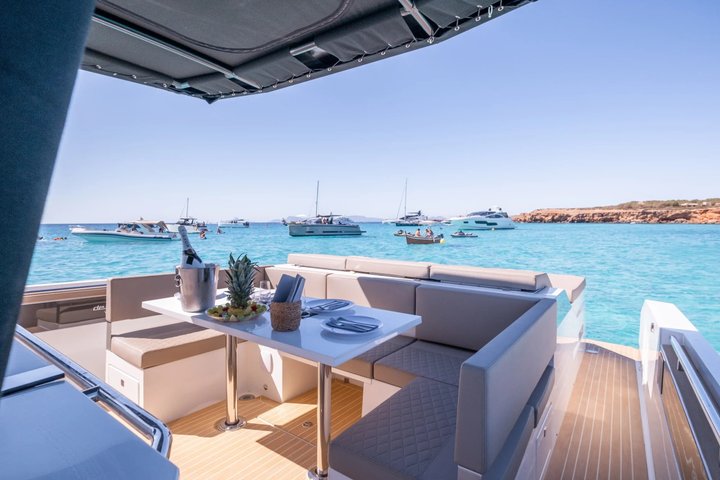 Private Daily Cruise on De Antonio 36 Paros to Antiparos