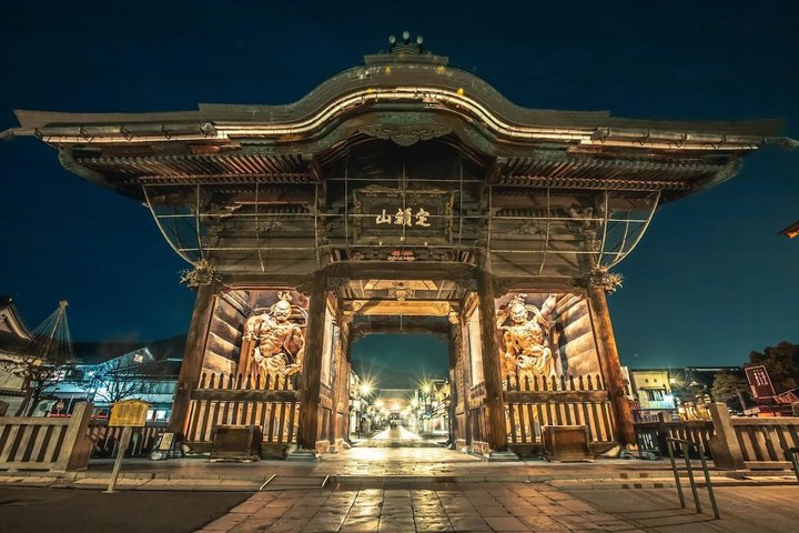 1-Day Private Tour Nagano Snow Monkeys Zenko-ji Temple Sake Test