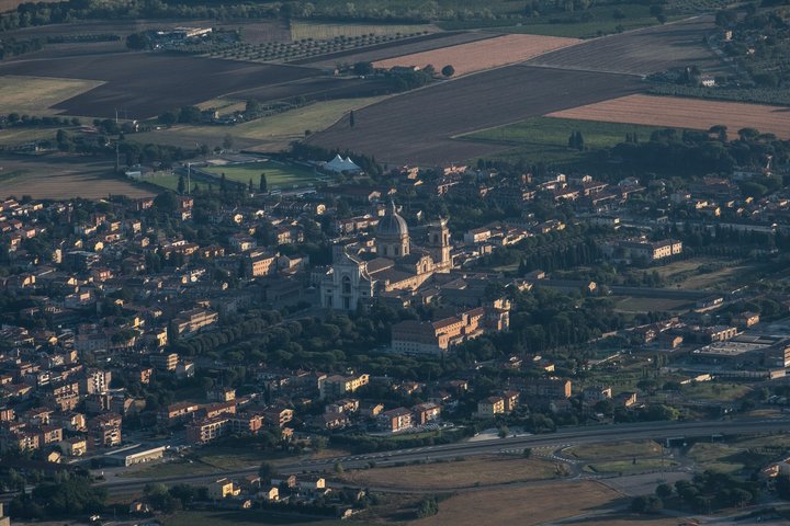 Professional hot air balloon rides at Assisi, Trasimeno in Umbria